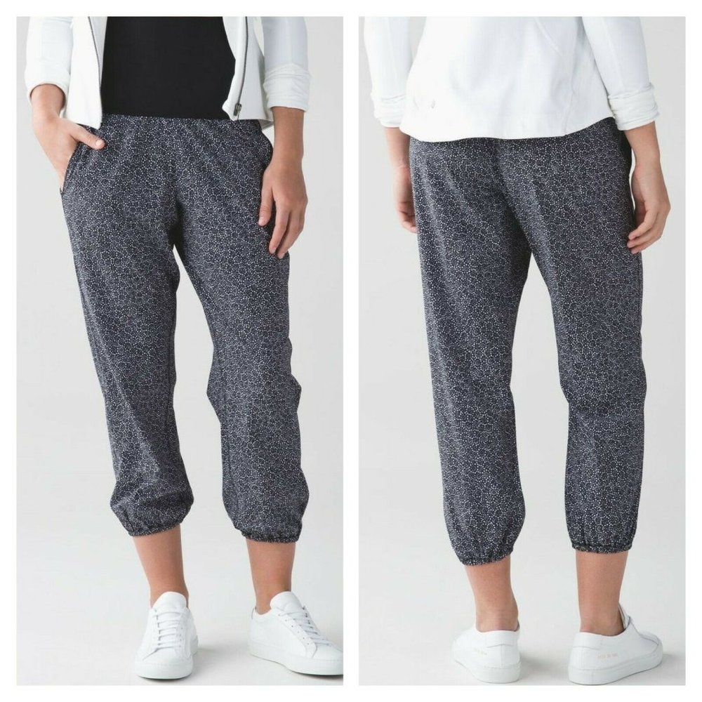 Lululemon  Women's 2 Pants Harem Om Freckle Flower